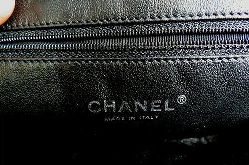chanel white shoulder bag leather