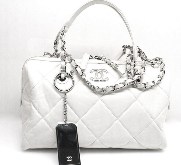 white leather chanel purse